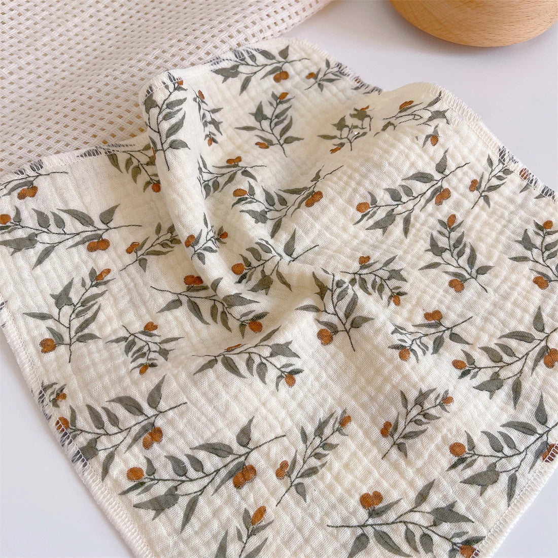 Babete de Algodão para Bebé – Gaze Macia e Absorvente
